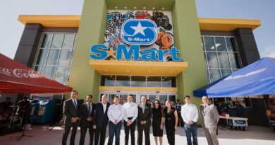 Alcalde Beto Granados Inaugura la Sucursal Lauro Villar de S-Mart en Matamoros Alcalde Beto Granados Inaugura la Sucursal Lauro Villar de S-Mart en Matamoros