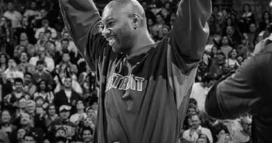 Elden Campbell, el Exjugador de los Lakers y Campeón de la NBA con los Pistons de Detroit