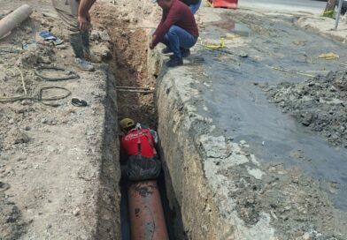 Sustituye COMAPA Tubería de 16 Pulgadas en la Colonia Longoria Sustituye COMAPA Tubería de 16 Pulgadas en la Colonia Longoria