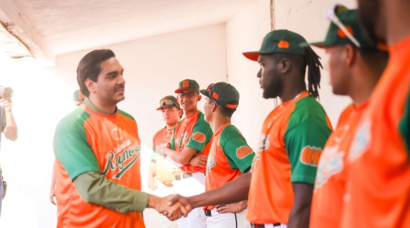 Celebran Aficionados Beisbol Profesional con Carlos Peña Ortiz el 277 Aniversario de la Fundación de Reynosa Celebran Aficionados Beisbol Profesional con Carlos Peña Ortiz el 277 Aniversario de la Fundación de Reynosa