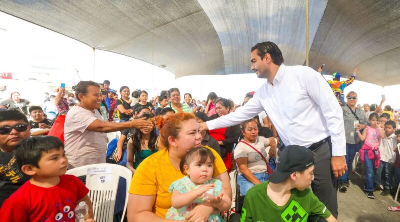 Encabezaron Carlos Peña Ortiz y Alejandra Yelitza Garza el Día de la Familia con Miles de Reynosenses Encabezaron Carlos Peña Ortiz y Alejandra Yelitza Garza el Día de la Familia con Miles de Reynosenses