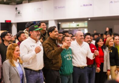Llevaron Julio César Chávez y Carlos Peña Ortiz Conferencia «El Verdadero Combate» a la UTTN