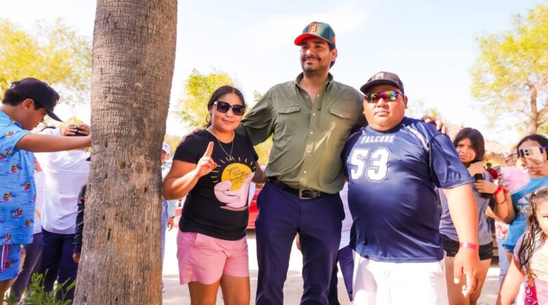 Dialogó Carlos Peña Ortiz con Familias en Supervisión de La Playita de Reynosa Dialogó Carlos Peña Ortiz con Familias en Supervisión de La Playita de Reynosa