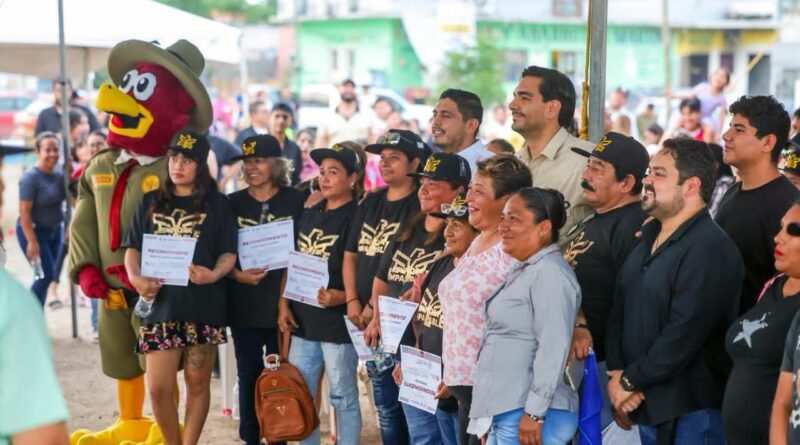 Vecinos del Fraccionamiento Halcón Reconocen Apoyo del Alcalde Carlos Peña Ortiz