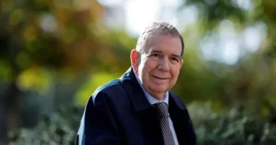 Edmundo González Está Hospitalizado en Madrid