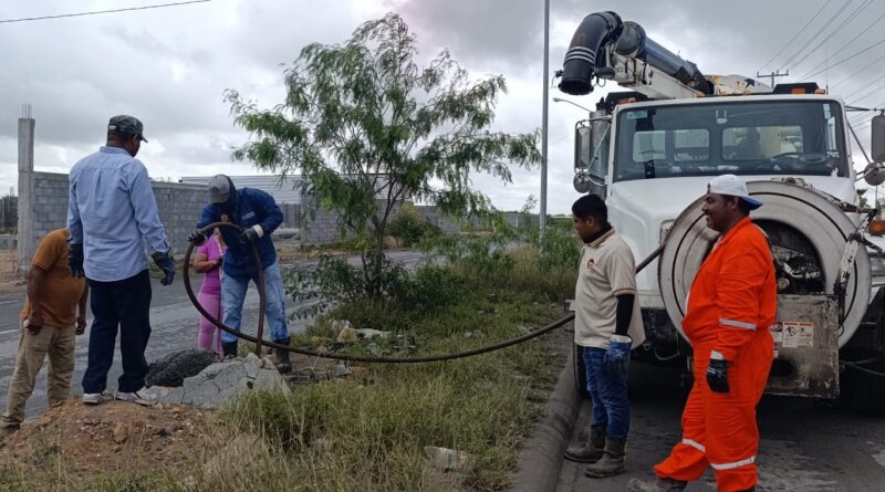 Atendió COMAPA Sondeo de Drenaje Sanitario en la Colonia Santa Fe Atendió COMAPA Sondeo de Drenaje Sanitario en la Colonia Santa Fe