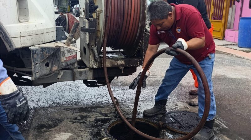 Da Mantenimiento COMAPA Reynosa a red Sanitaria en Hacienda Las Bugambilias