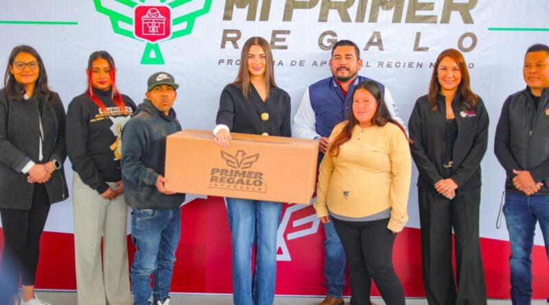 Apoya Alcalde Carlos Peña Ortiz a más de 100 Mujeres Mediante Programa «Mi Primer Regalo»