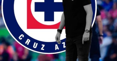 NICOLÁS LARCAMÓN A UN PASO DE SALIR DE CRUZ AZUL