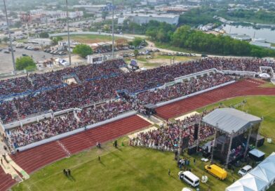 Presentó Carlos Peña Ortiz el Show de Luli Pampín Ante más de 15 Mil Personas por el Día del Niño 2026