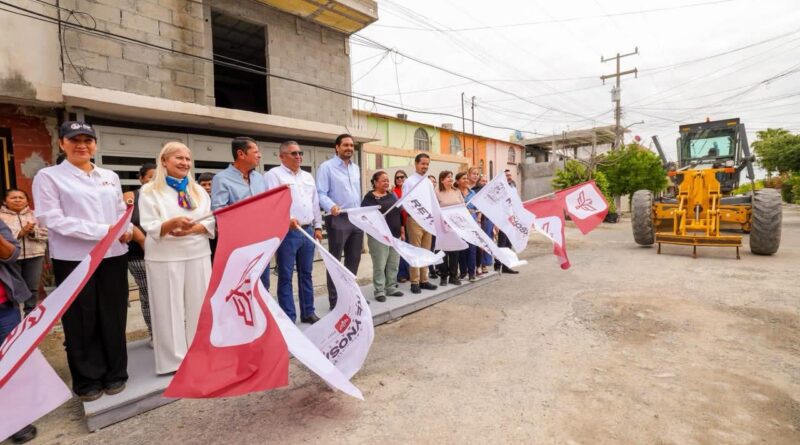 Dio Carlos Peña Ortiz Inicio a Obra de Pavimentación en Lomas del Villar Dio Carlos Peña Ortiz Inicio a Obra de Pavimentación en Lomas del Villar
