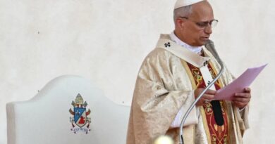 El Papa León XIV Concluyo Su Gira por África, Condenando el Autoritarismo
