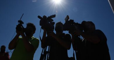 El Cortometraje “Bullet Machine” Retrata la Violencia que Viven los Periodistas y Sus Familias en México El Cortometraje “Bullet Machine” Retrata la Violencia que Viven los Periodistas y Sus Familias en México