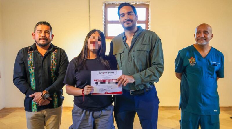 Entregó Alcalde Carlos Peña Ortiz Diplomas del Programa Municipal «Tazo Dorado» Entregó Alcalde Carlos Peña Ortiz Diplomas del Programa Municipal «Tazo Dorado»