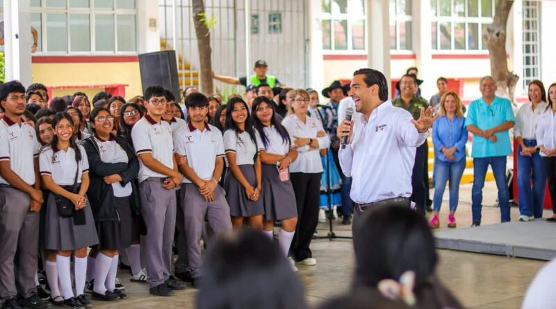 Obra Nueva para Estudiantes: Arrancan Módulos Sanitarios en el COBAT 07