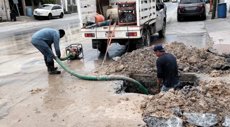Reparó COMAPA Fugas de Agua Potable en Distintos Sectores de la Ciudad Reparó COMAPA Fugas de Agua Potable en Distintos Sectores de la Ciudad