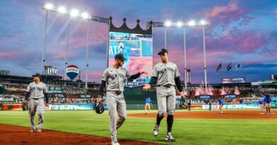 Yankees Humillan 15-1 a Royals con 24 Hits Yankees Humillan 15-1 a Royals con 24 Hits