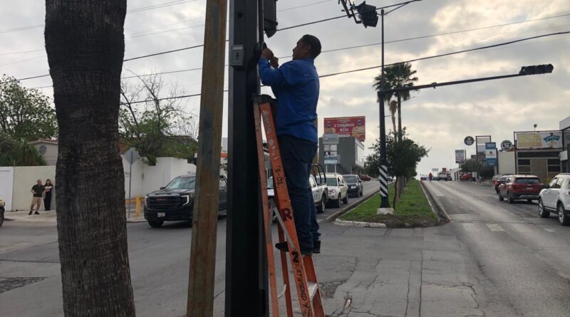 Atiende Secretaría de Servicios Públicos de Reynosa Semáforos con Fallas por Cortes Intermitentes de Energía Eléctrica