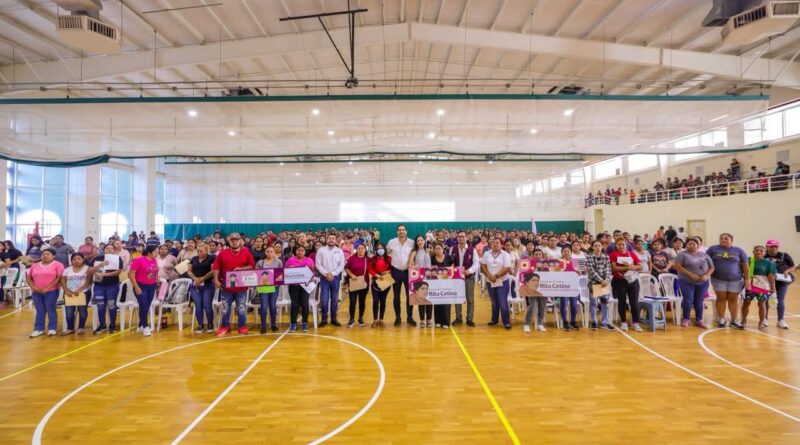 Recibieron en Reynosa Tarjetas de Beca Rita Cetina, Entregadas por el Alcalde Carlos Peña Ortiz Recibieron en Reynosa Tarjetas de Beca Rita Cetina, Entregadas por el Alcalde Carlos Peña Ortiz