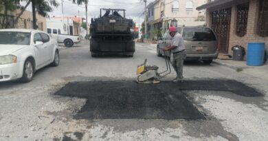 Refuerza Gobierno de Carlos Peña Ortiz Trabajo de Bacheo en Colonias de Reynosa Refuerza Gobierno de Carlos Peña Ortiz Trabajo de Bacheo en Colonias de Reynosa