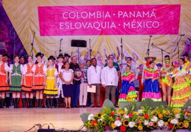 La Cultura Debe Unir a los Pueblos Frente a Quienes Pretenden Dominarlos: Aquiles Córdova La Cultura Debe Unir a los Pueblos Frente a Quienes Pretenden Dominarlos: Aquiles Córdova