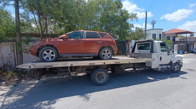 Retira Dirección de Medio Ambiente en Reynosa, Vehículos Abandonados de la vía Pública Retira Dirección de Medio Ambiente en Reynosa, Vehículos Abandonados de la vía Pública