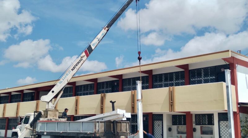 Construye Gobierno de Carlos Peña Ortiz Techumbre en la Secundaria General No. 15 Construye Gobierno de Carlos Peña Ortiz Techumbre en la Secundaria General No. 15