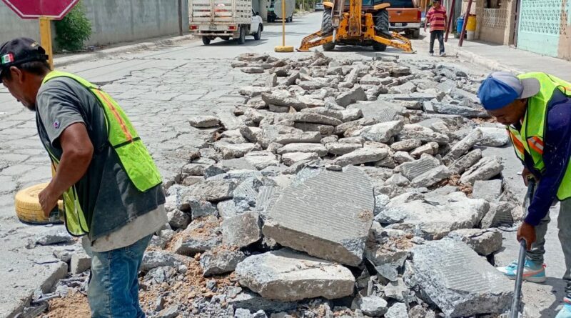 Rehabilita Gobierno de Carlos Peña Ortiz la Calle Zacatecas de la Colonia Lampacitos con Cierre Temporal Rehabilita Gobierno de Carlos Peña Ortiz la Calle Zacatecas de la Colonia Lampacitos con Cierre Temporal