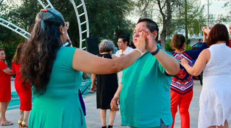 Invita Gobierno de Carlos Peña Ortiz a Clases Gratuitas de Danzón Invita Gobierno de Carlos Peña Ortiz a Clases Gratuitas de Danzón