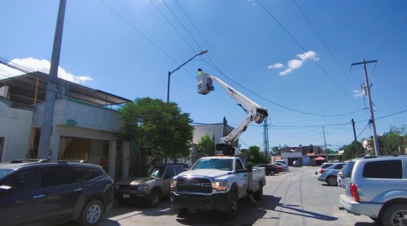Atendió Servicios Públicos Reporte Ciudadano con Instalación de Alumbrado en Colonia Puerta del Sol Atendió Servicios Públicos Reporte Ciudadano con Instalación de Alumbrado en Colonia Puerta del Sol