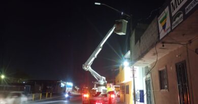 Rehabilitó Municipio Líneas de Alumbrado Público en Calle Pemex y en Bulevar Puerta del Sol Rehabilitó Municipio Líneas de Alumbrado Público en Calle Pemex y en Bulevar Puerta del Sol