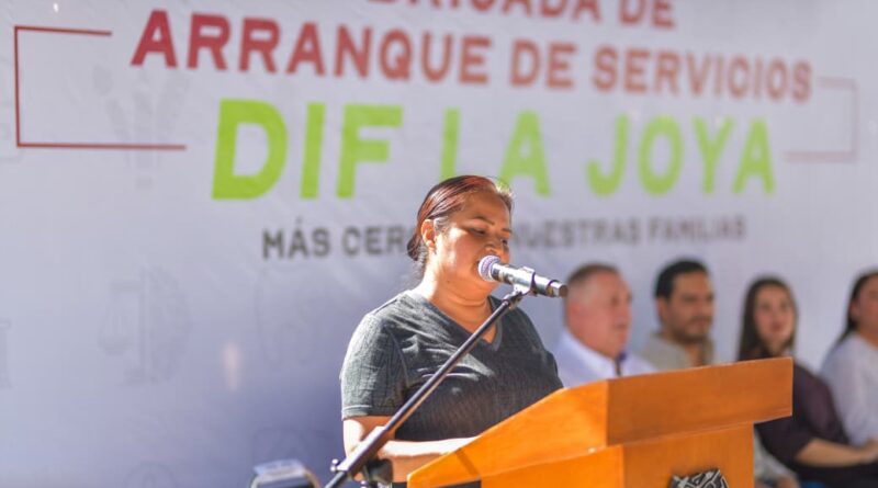 Reconoce Abundia Santiago Cruz Cercanía de Servicios en DIF La Joya Reconoce Abundia Santiago Cruz Cercanía de Servicios en DIF La Joya