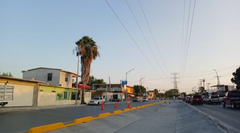 Pintaron Trabajadores de Servicios Públicos de Reynosa Señalización Urbana Pintaron Trabajadores de Servicios Públicos de Reynosa Señalización Urbana