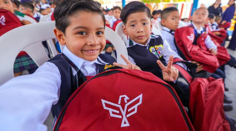 Entregó Carlos Peña Ortiz Mochilas y Útiles Escolares en el Inicio del Ciclo Escolar 2026-2027 Entregó Carlos Peña Ortiz Mochilas y Útiles Escolares en el Inicio del Ciclo Escolar 2026-2027