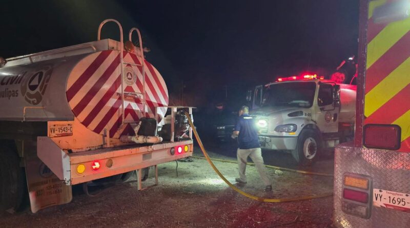 Atendieron Bomberos de Reynosa Incendio en Yonke Atendieron Bomberos de Reynosa Incendio en Yonke