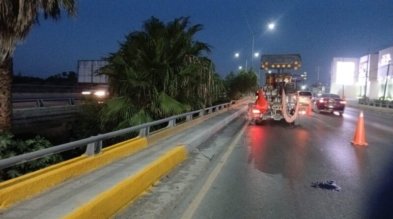 Encabeza Gobierno de Carlos Peña Ortiz Mantenimiento Vial Nocturno en Puentes y Cruceros de Reynosa Encabeza Gobierno de Carlos Peña Ortiz Mantenimiento Vial Nocturno en Puentes y Cruceros de Reynosa