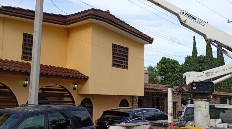 Atendió Servicios Públicos de Reynosa Alumbrado en la Colonia Francisco Sarabia Atendió Servicios Públicos de Reynosa Alumbrado en la Colonia Francisco Sarabia