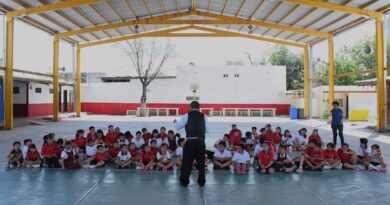 Acercó Gobierno de Carlos Peña Ortiz Teatro Guiñol a más de 70 Alumnos Acercó Gobierno de Carlos Peña Ortiz Teatro Guiñol a más de 70 Alumnos