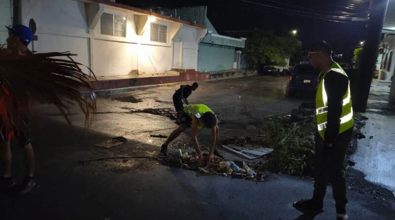 Exhorta el Gobierno de Reynosa a Evitar Tirar Basura en la Calle para Prevenir Inundaciones Exhorta el Gobierno de Reynosa a Evitar Tirar Basura en la Calle para Prevenir Inundaciones