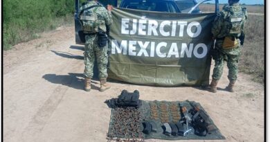 Ejército Mexicano Asegura Armamento, Vehículos y Equipo Táctico Ejército Mexicano Asegura Armamento, Vehículos y Equipo Táctico
