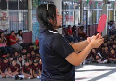 Impulsó Gobierno de Carlos Peña Ortiz Programa de Teatro y Música Ante más de 500 Alumnos Impulsó Gobierno de Carlos Peña Ortiz Programa de Teatro y Música Ante más de 500 Alumnos