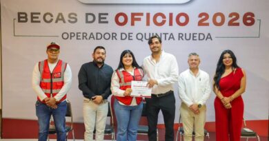Entregó Alcalde Carlos Peña Ortiz Reconocimientos a Egresados del Curso de Quinta Rueda Entregó Alcalde Carlos Peña Ortiz Reconocimientos a Egresados del Curso de Quinta Rueda