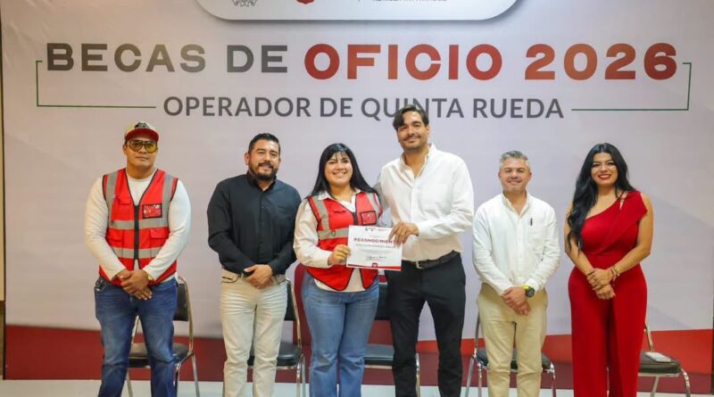 Entregó Alcalde Carlos Peña Ortiz Reconocimientos a Egresados del Curso de Quinta Rueda Entregó Alcalde Carlos Peña Ortiz Reconocimientos a Egresados del Curso de Quinta Rueda