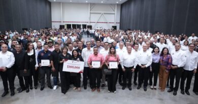 Acompaña el Lic Marcelo Olán Mendoza al Gobernador Dr. Américo Villarreal en Entrega Histórica de Certificaciones a Centros de Rehabilitación