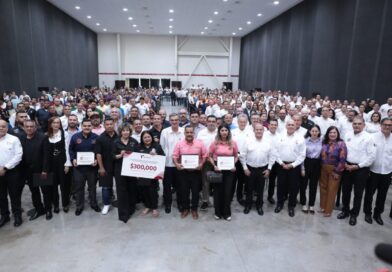 Acompaña el Lic Marcelo Olán Mendoza al Gobernador Dr. Américo Villarreal en Entrega Histórica de Certificaciones a Centros de Rehabilitación