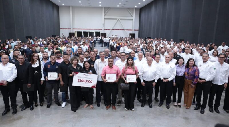 Acompaña el Lic Marcelo Olán Mendoza al Gobernador Dr. Américo Villarreal en Entrega Histórica de Certificaciones a Centros de Rehabilitación