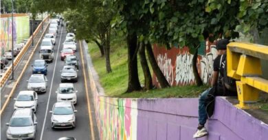 Tráfico le Quita a cada Mexicano 111 Horas y le Cuesta 5 mil 645 Pesos al año, Revela IMCO Tráfico le Quita a cada Mexicano 111 Horas y le Cuesta 5 mil 645 Pesos al año, Revela IMCO